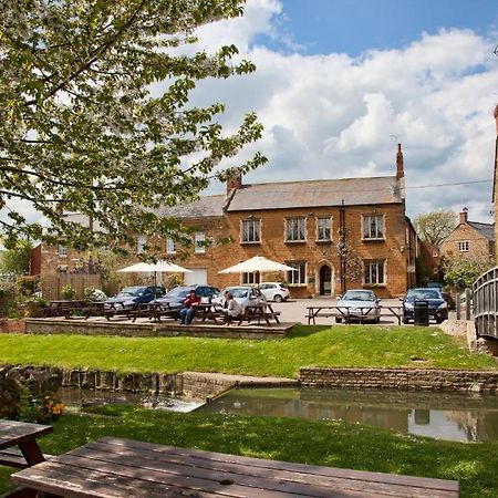 The Nevill Arms Hotel Medbourne Екстериор снимка